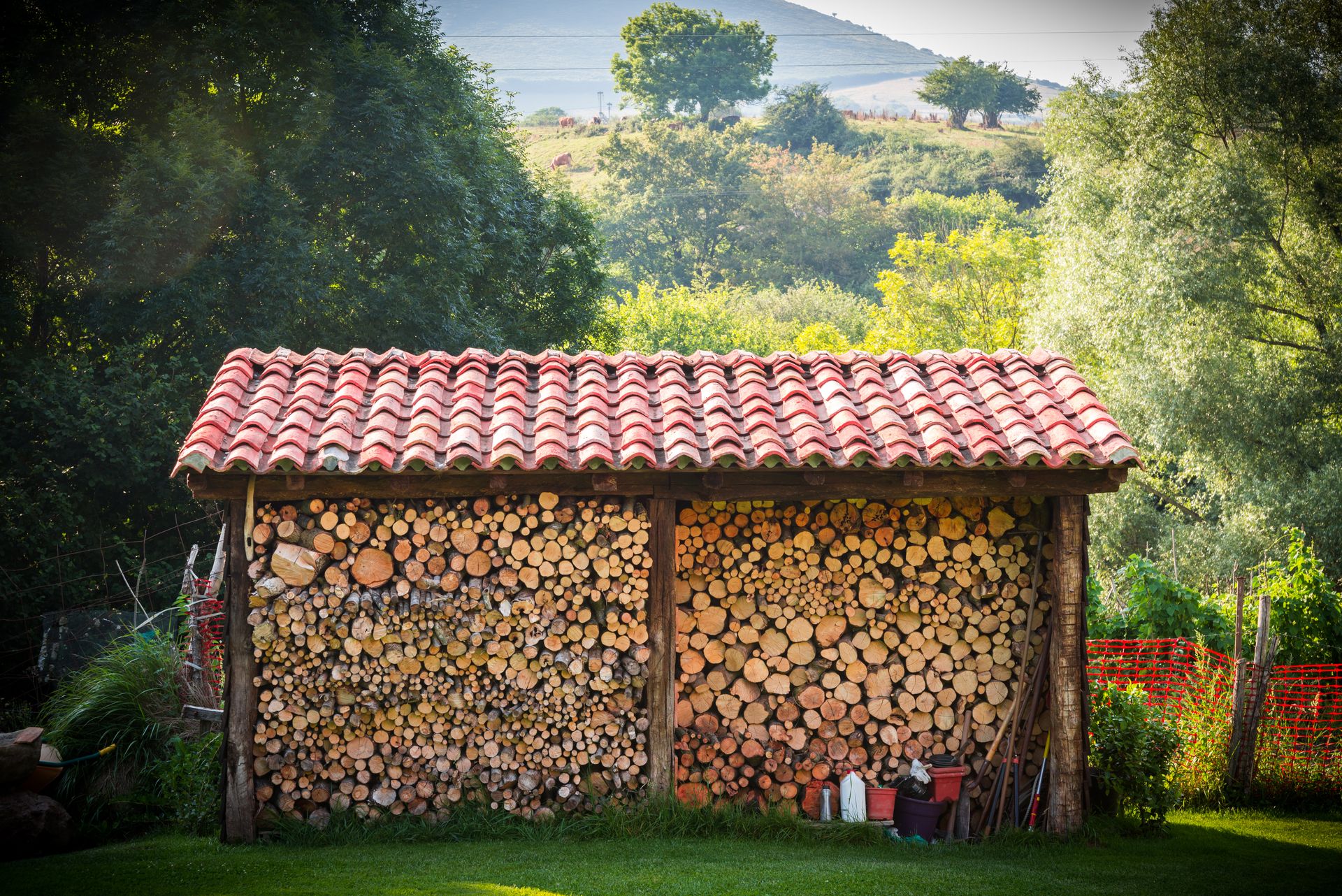 Comment construire un abri pour bûches ?